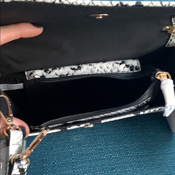 💕Python Clutch/Crossbody 💕 - Picture 5 of 5